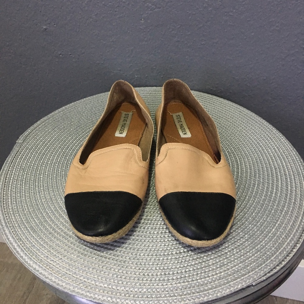 Nude w/black flats